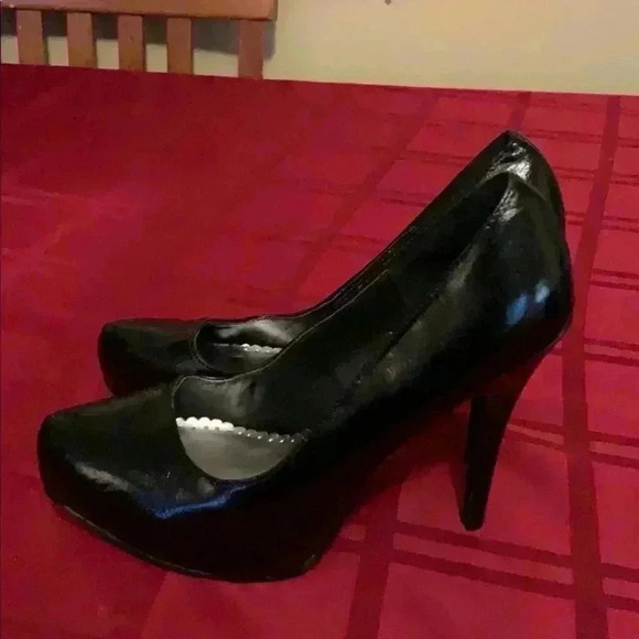 Body Central heels. - Picture 2 of 4